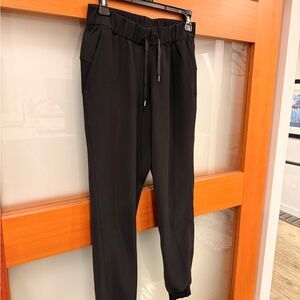 lululemon On the Fly Jogger Woven